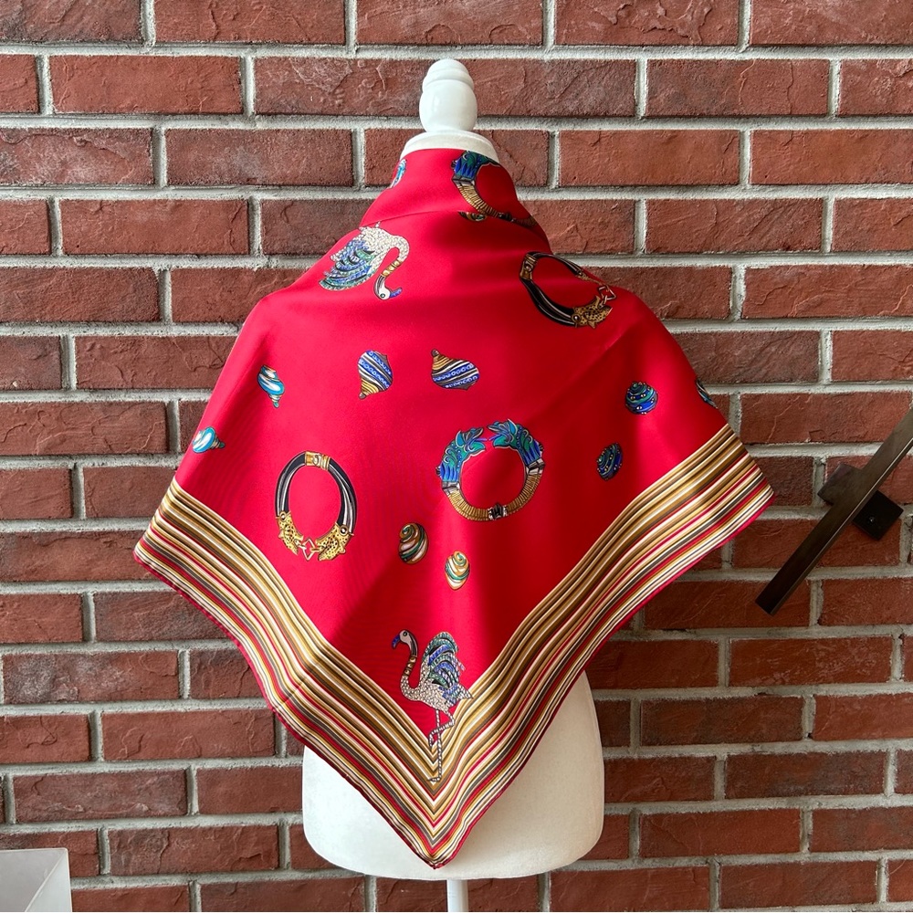 •Tino Lauri Silk Square Geometric Graphic Signed Hand-rolled Scarf 35”x34”